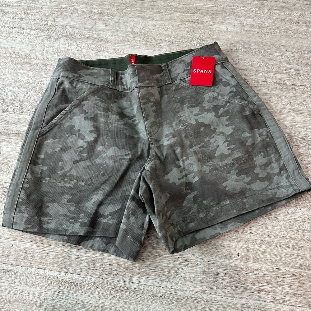 Spanx Stretch Twill Shorts Stone Washed Camo Size Small New